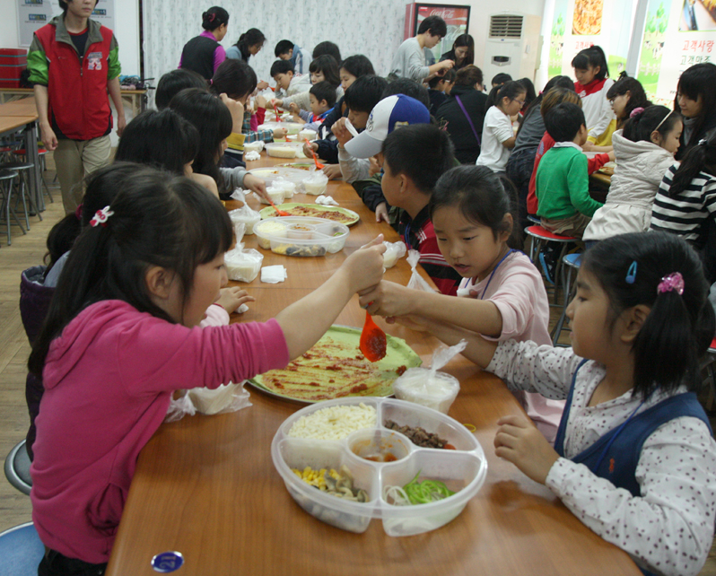 보도사진2_치즈마을체험